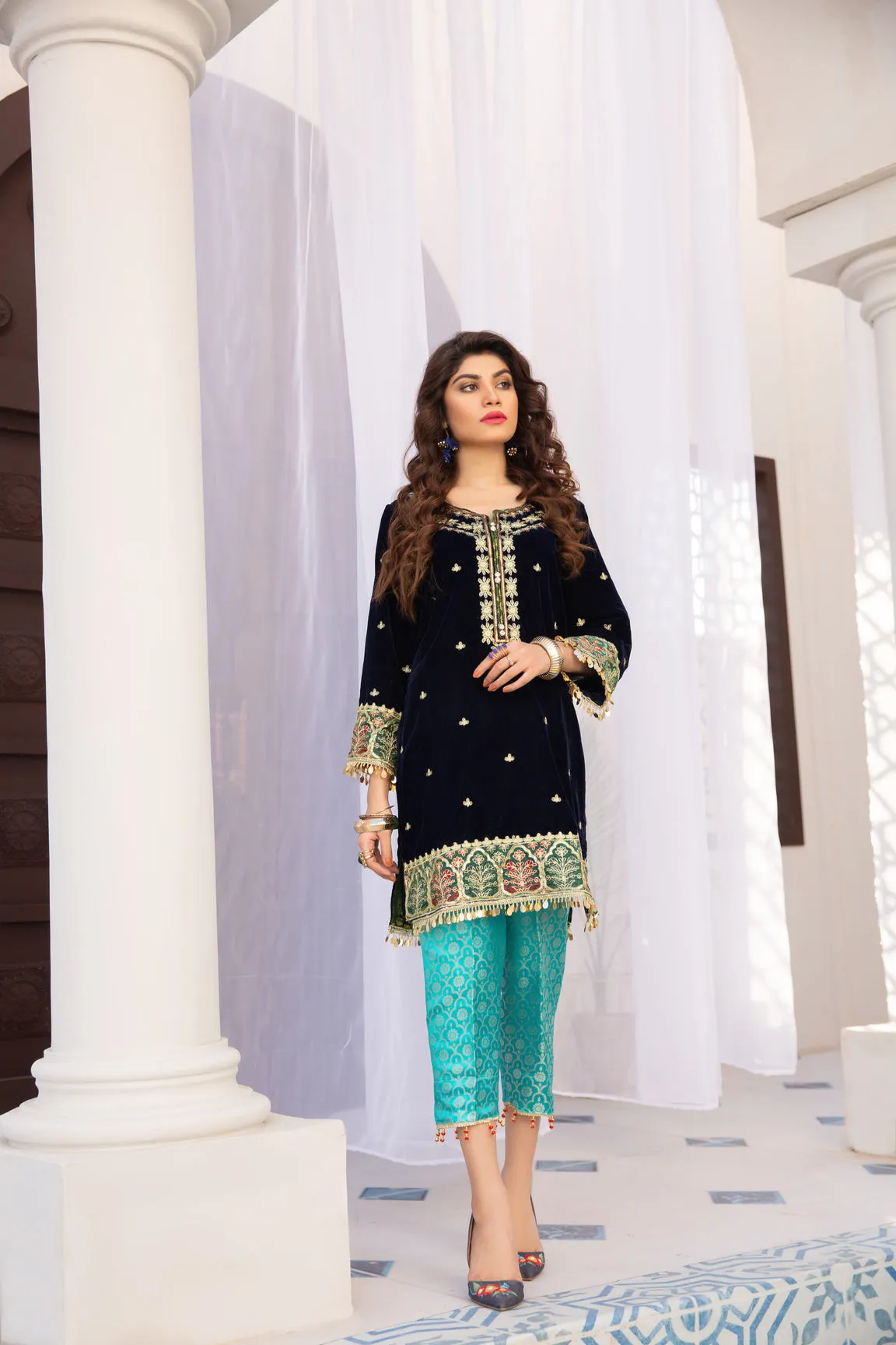 Gulwarun Velvet Winter Ready to Wear Embroidered Collection 14