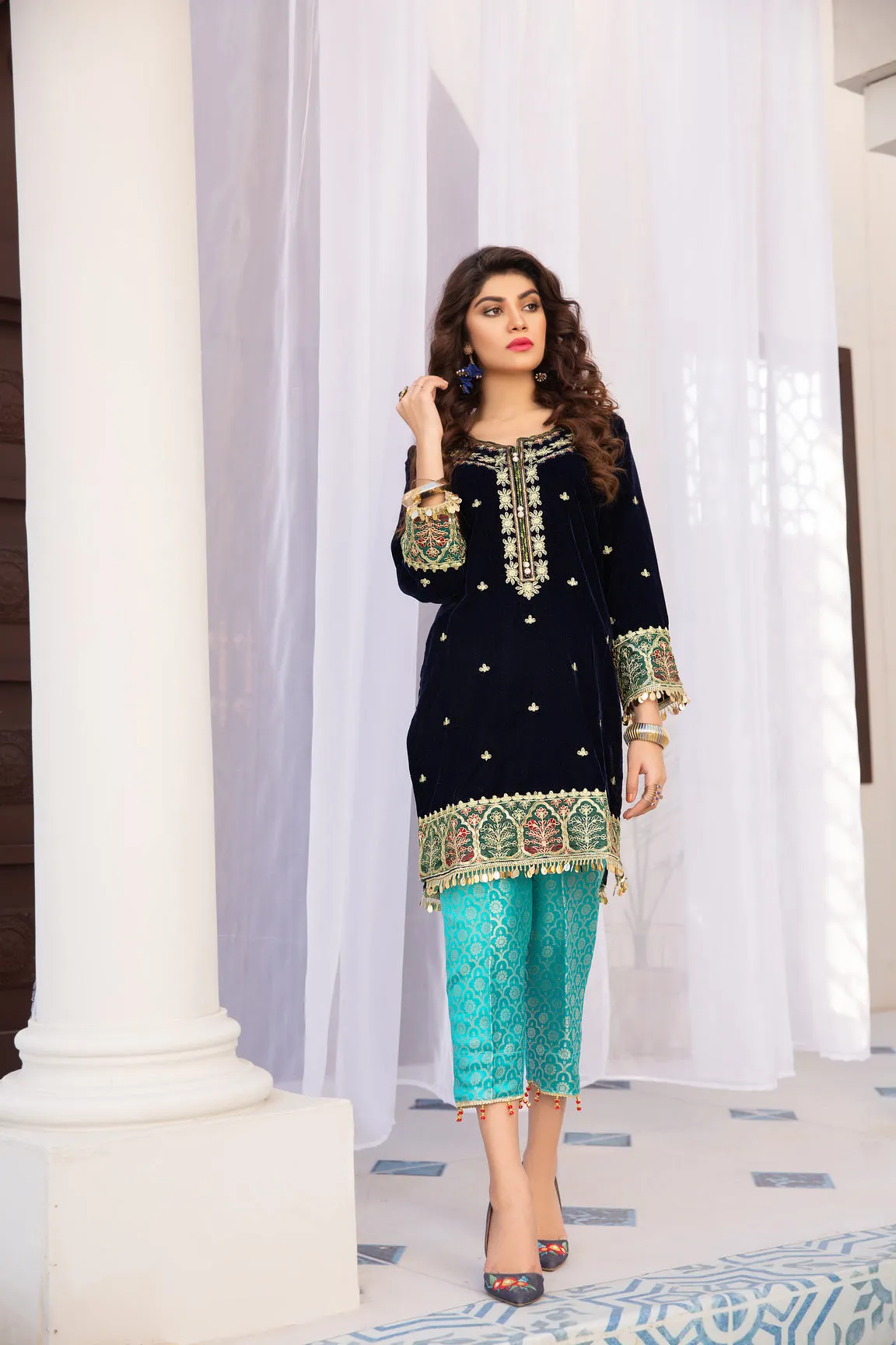 Gulwarun Velvet Winter Ready to Wear Embroidered Collection 14