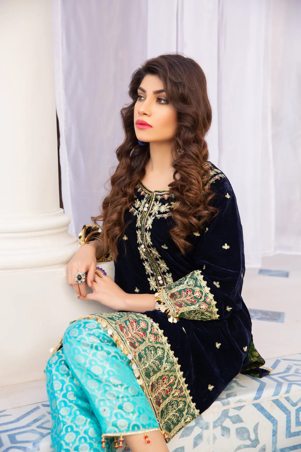 Gulwarun Velvet Winter Ready to Wear Embroidered Collection 14