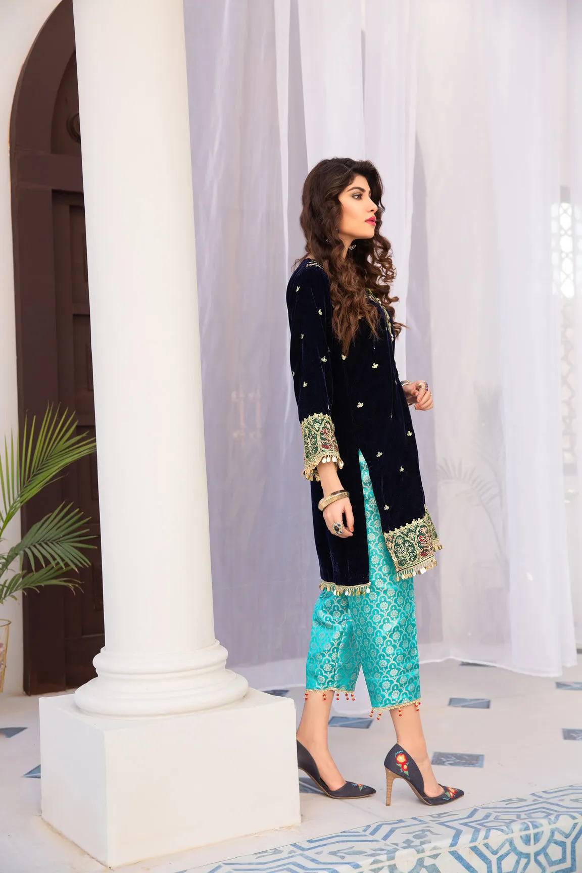 Gulwarun Velvet Winter Ready to Wear Embroidered Collection 14