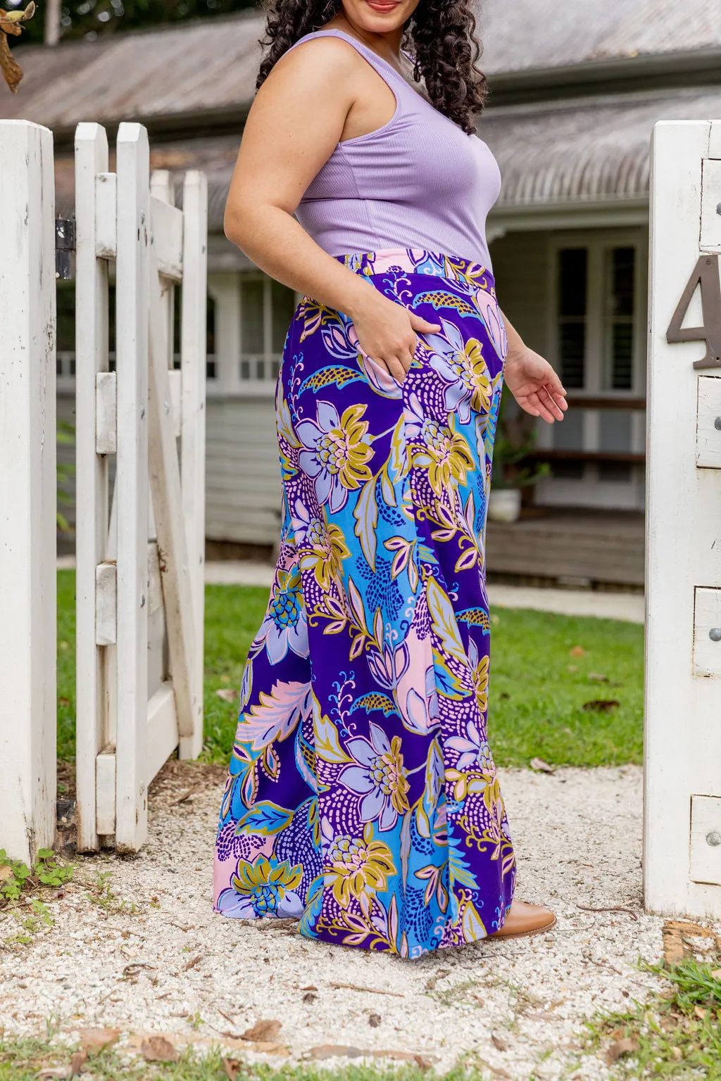 Larsa Pant in Kosum