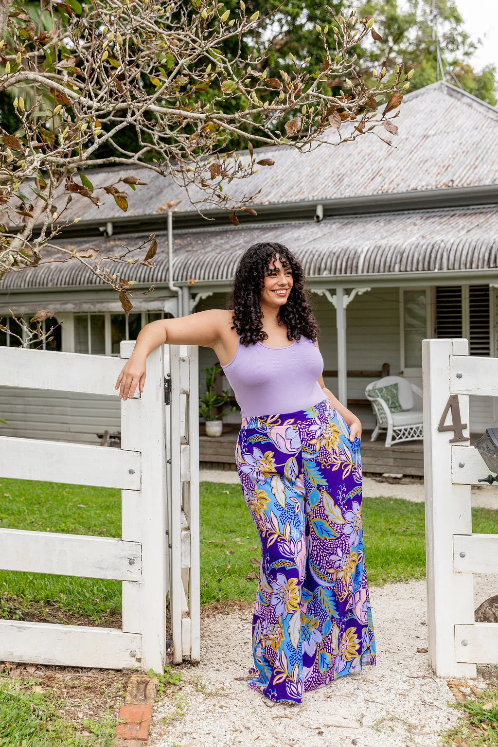 Larsa Pant in Kosum