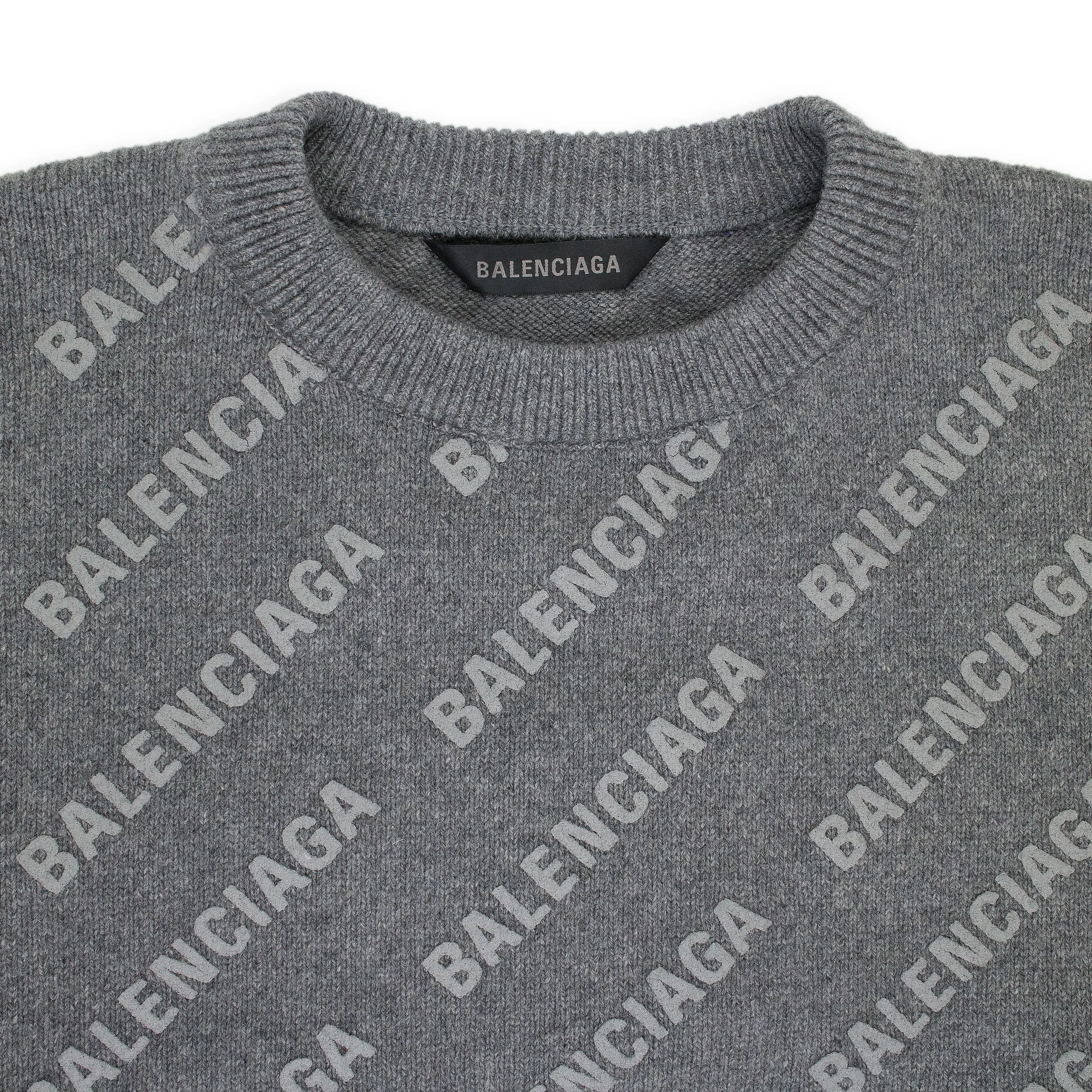 LOGO ALL OVER PRINT GREY/WHITE CREWNECK SWEATERS