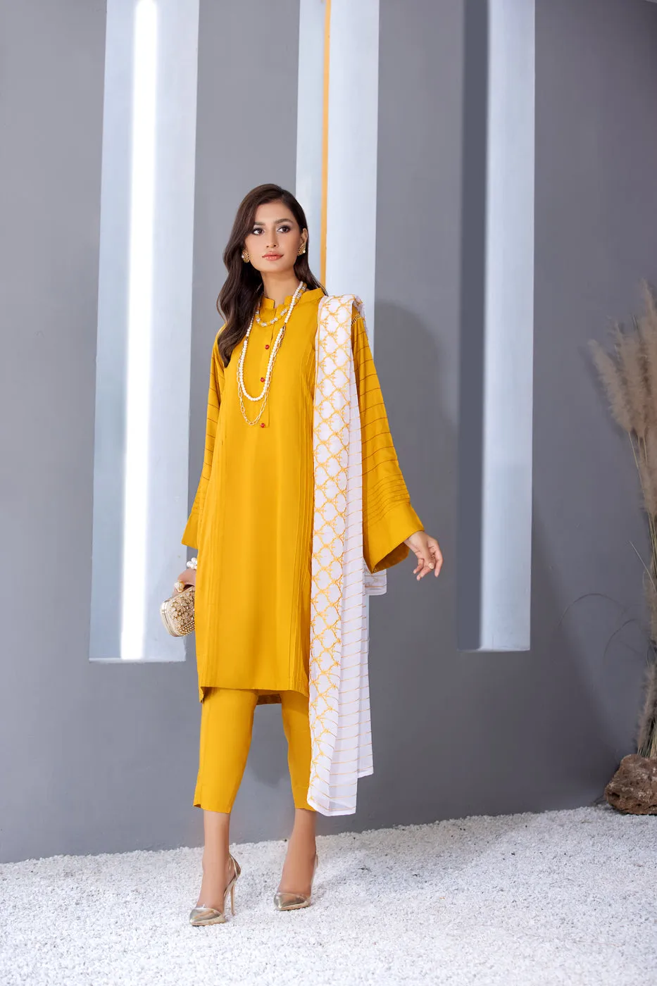 Winter Ready to Wear 3 Pcs Embroidered Dopatta Dress by Gulwarun 01