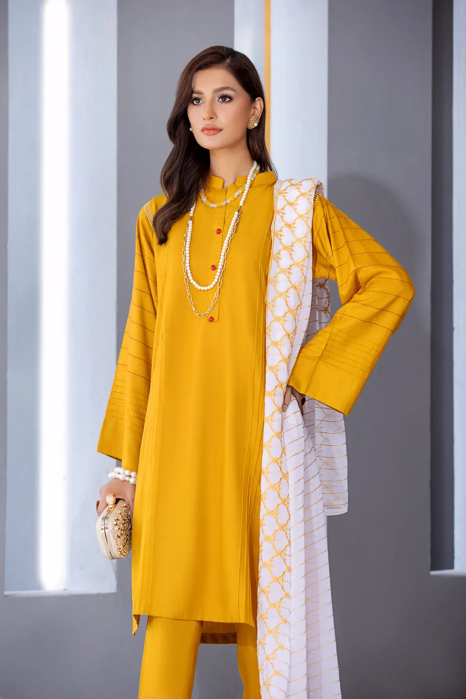 Winter Ready to Wear 3 Pcs Embroidered Dopatta Dress by Gulwarun 01