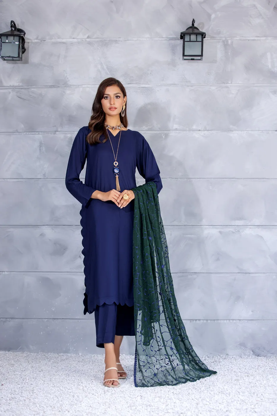 Winter Ready to Wear 3 Pcs Embroidered Dopatta Dress by Gulwarun 03