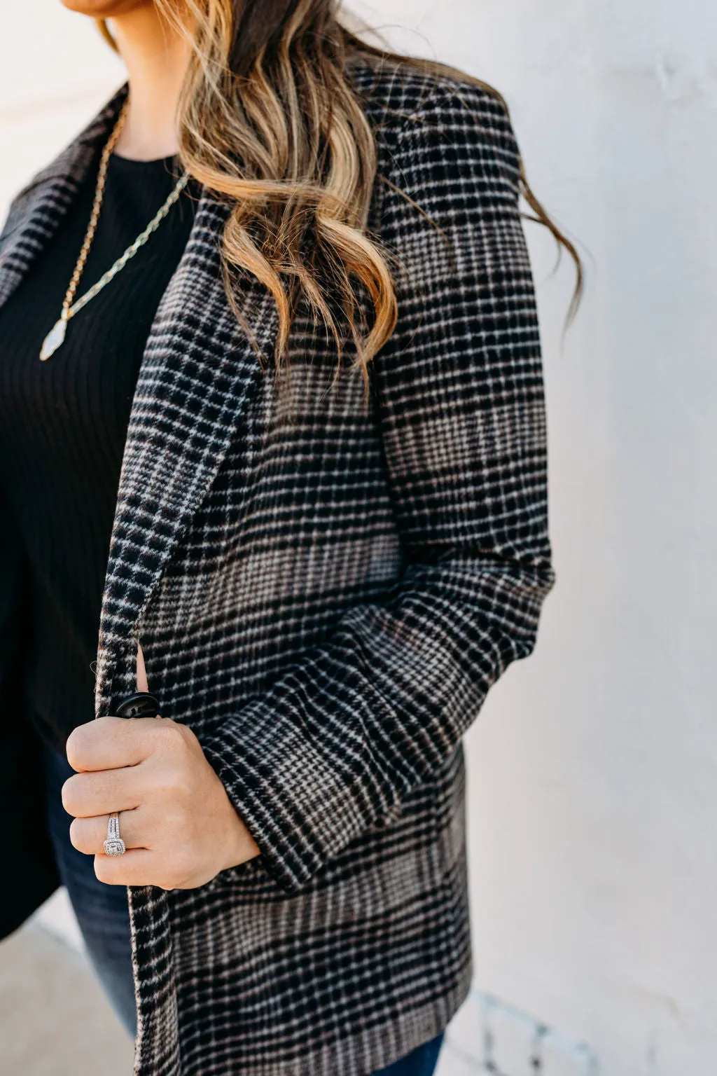 Z Supply: Kingston Relaxed Plaid blazer in Latte ZJ243846