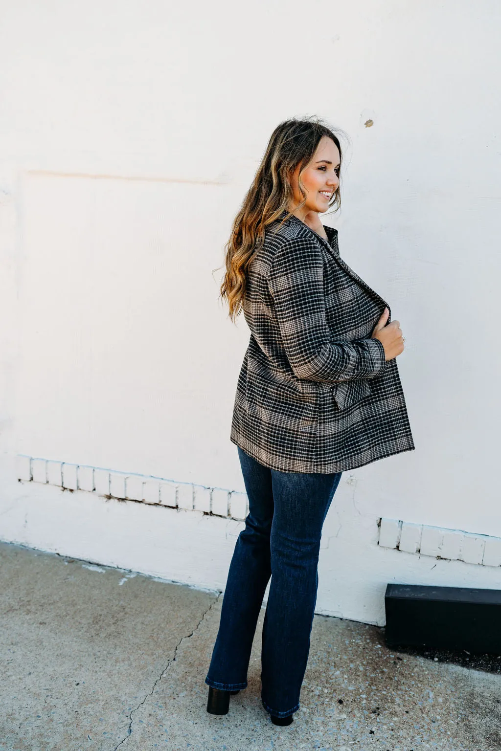 Z Supply: Kingston Relaxed Plaid blazer in Latte ZJ243846